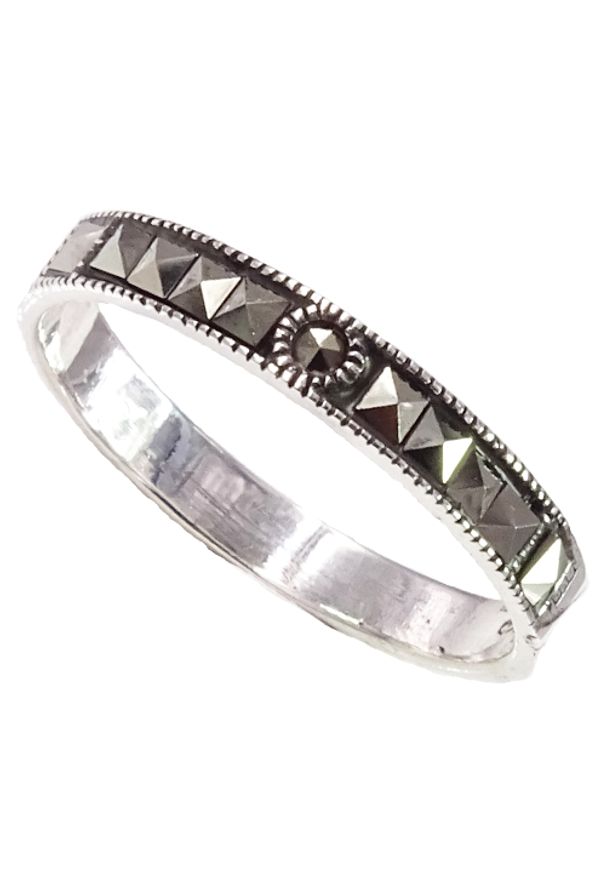 Braccatta - EDNA 2 Srebrny pierścionek z markazytami, obrączka. Materiał: srebrne. Kolor: srebrny. Kamień szlachetny: markazyt