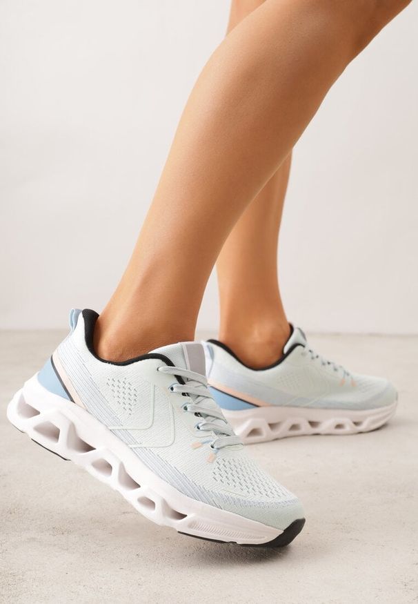 Born2be - Niebieskie Buty Sportowe na Grubej Geometrycznej Podeszwie Alexusa. Okazja: na co dzień. Kolor: niebieski. Materiał: jeans, dresówka. Wzór: geometria