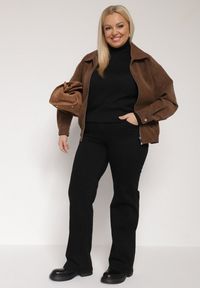 Born2be - Czarne Szerokie Jeansy z Wysokim Stanem z Bawełną i Dodatkiem Wiskozy Eprevia. Okazja: na co dzień. Stan: podwyższony. Kolekcja: plus size. Kolor: czarny. Styl: wizytowy, klasyczny, casual #4