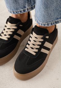 Renee - Czarne Sneakersy na Platformie w Stylu Tenisówek Ozdobione Paskami Ladia. Okazja: na co dzień. Zapięcie: pasek. Kolor: czarny. Materiał: jeans. Wzór: aplikacja. Sezon: wiosna. Obcas: na platformie #3