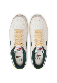 Buty Nike Court Vision Low M FD0320-133 białe. Okazja: na co dzień. Kolor: biały. Materiał: guma, materiał, skóra, tkanina. Szerokość cholewki: normalna. Sezon: wiosna. Model: Nike Court