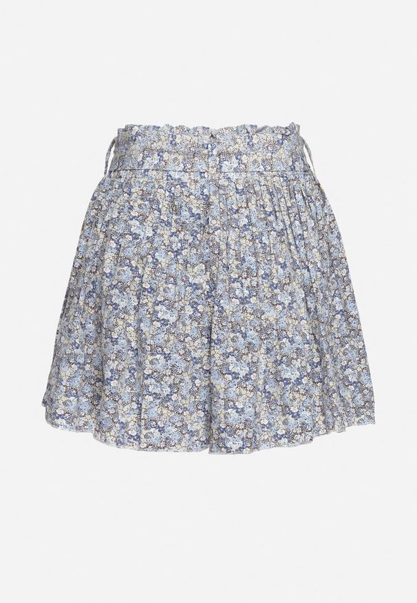 Born2be - Niebieskie Szerokie Szorty Plisowane z Wysokim Stanem z Gumką w Pasie i Materiałowym Paskiem Cersefia. Okazja: na co dzień. Stan: podwyższony. Kolor: niebieski. Materiał: materiał. Wzór: jednolity. Styl: casual, elegancki