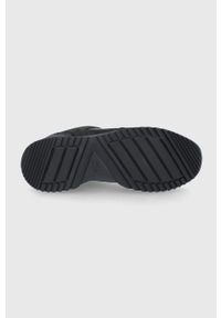 Lacoste Buty kolor czarny. Nosek buta: okrągły. Zapięcie: sznurówki. Kolor: czarny. Materiał: guma. Technologia: Primaloft. Sport: bieganie