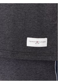 TOMMY HILFIGER - Tommy Hilfiger T-Shirt Logo UM0UM03005 Szary Regular Fit. Kolor: szary. Materiał: bawełna