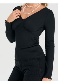 Sinsay - Prążkowana bluzka z długim rękawem - czarny. Kolor: czarny. Materiał: prążkowany. Długość rękawa: długi rękaw. Długość: długie #1