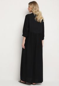 Born2be - Czarna Wiskozowa Sukienka z Ozdobnym Haftem Galrisena. Okazja: na spotkanie biznesowe. Kolor: czarny. Materiał: wiskoza. Wzór: haft. Styl: klasyczny, elegancki, biznesowy #6