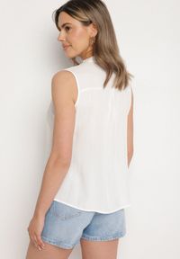 Born2be - Biała Wiskozowa Koszula Ozdobiona Kieszeniami Lumevare. Okazja: na co dzień. Kolor: biały. Materiał: wiskoza. Wzór: aplikacja. Styl: casual, elegancki