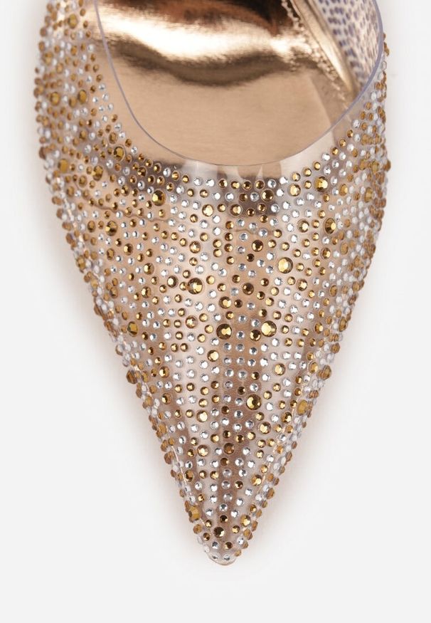 Renee - Szampańskie Szpilki z Odkrytą Piętą i Transparentnym Noskiem z Cyrkoniami Kalinata. Okazja: na co dzień. Kolor: złoty. Materiał: jeans, koronka. Wzór: aplikacja. Obcas: na szpilce. Styl: casual, klasyczny, wizytowy