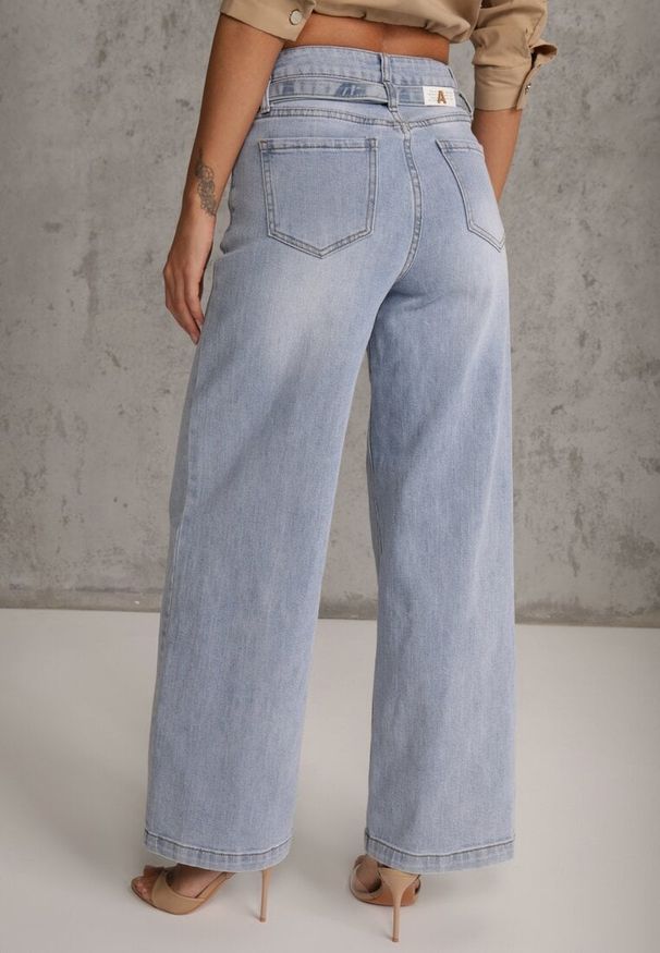 Renee - Niebieskie Jeansy Wide Leg High Waist z Bawełną z Denimowym Paskiem Evanna. Okazja: na co dzień. Stan: podwyższony. Kolor: niebieski. Styl: casual