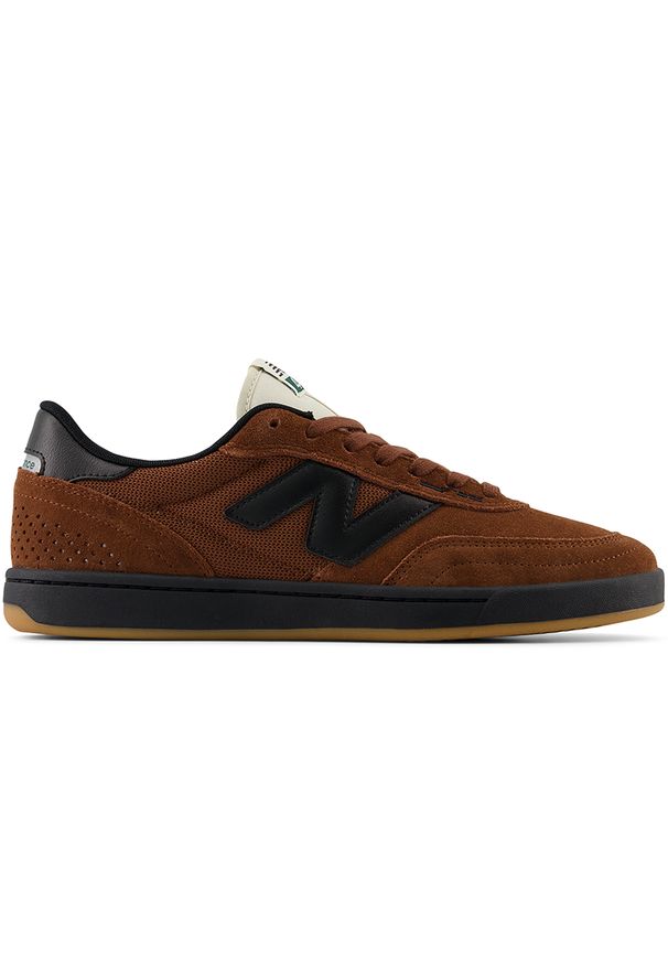 Buty męskie New Balance Numeric NM440TNT – brązowe. Kolor: brązowy. Materiał: guma, skóra, dresówka, materiał, syntetyk. Szerokość cholewki: normalna. Sport: skateboard