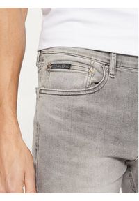 Calvin Klein Jeans Jeansy J30J326562 Biały Slim Fit. Kolor: biały