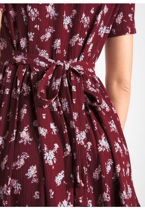 bonprix - Sukienka z czystej bawełny. Kolor: czerwony. Materiał: bawełna. Długość rękawa: krótki rękaw. Wzór: nadruk. Sezon: lato. Długość: maxi