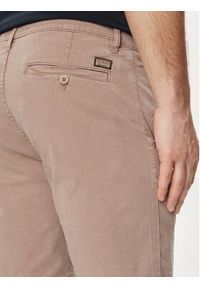 Guess Szorty materiałowe Angels M4GD13 WG3OA Brązowy Chino Fit. Kolor: brązowy. Materiał: bawełna