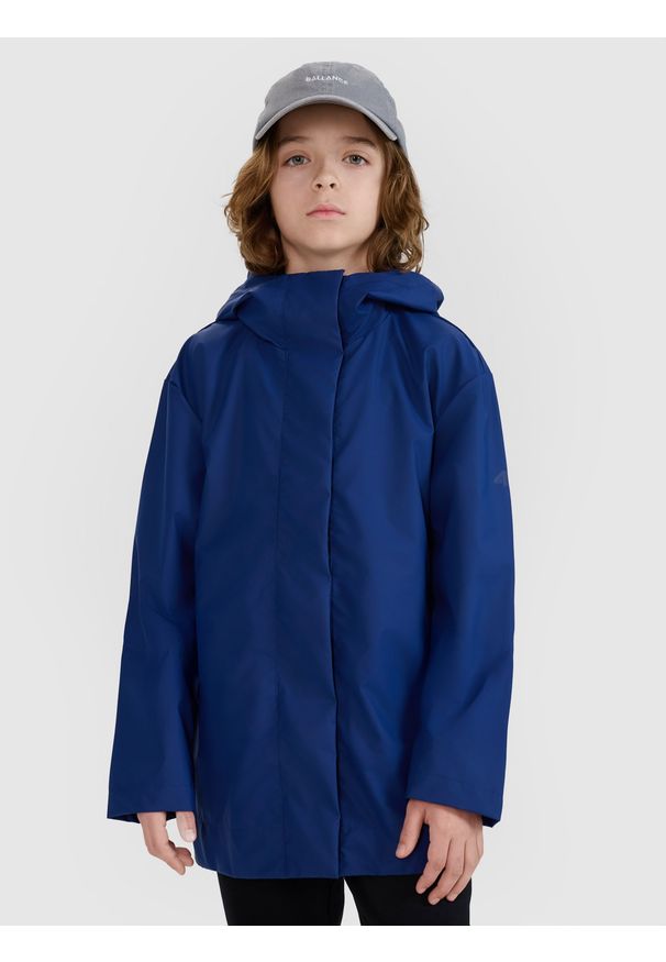 4f - 4F Kurtka przejściowa przeciwdeszczowa z gumową powłoką dziecięca - granatowa 158 (12-13 lat). Okazja: na co dzień. Typ kołnierza: kaptur. Kolor: niebieski. Materiał: guma. Wzór: gładki. Sezon: lato. Styl: casual, klasyczny, sportowy