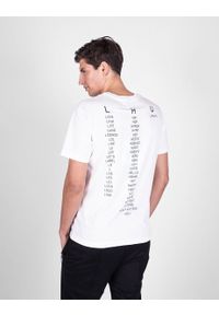 Les Hommes T-shirt "Typography" | UHT214 700P | Typography T-Shirt | Mężczyzna | Czarny, Biały. Okazja: na co dzień. Kolor: biały, wielokolorowy, czarny. Materiał: bawełna. Wzór: nadruk. Styl: casual #6
