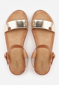 Born2be - Złote Minimalistyczne Sandały VICES na Płaskiej Podeszwie z Bieżnikiem Tailisha. Okazja: na spacer. Zapięcie: pasek. Kolor: złoty. Materiał: jeans, len. Sezon: lato. Obcas: na płaskiej podeszwie #5