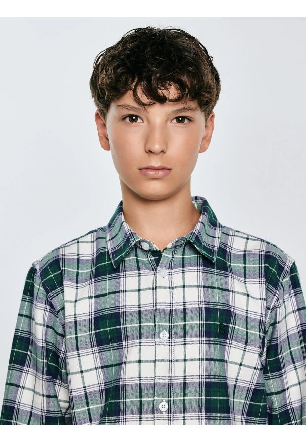 Big-Star - Koszula chłopięca bawełniana w kratę zielono-biała Kevin 304. Okazja: na co dzień. Kolor: zielony. Materiał: bawełna. Długość rękawa: długi rękaw. Długość: długie. Wzór: haft. Styl: casual, klasyczny
