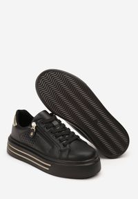 Renee - Czarne Sneakersy na Platformie Ozdobione Suwakiem i Perforacją Gioseria. Okazja: na co dzień. Kolor: czarny. Materiał: jeans. Wzór: aplikacja. Obcas: na platformie #5