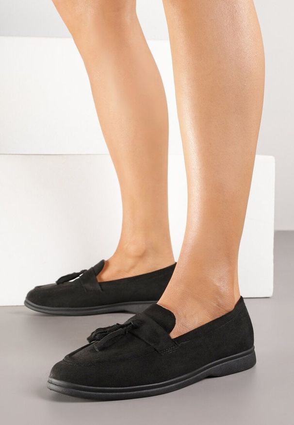 Born2be - Czarne Mokasyny z Frędzlami z Przodu Melarella. Okazja: na co dzień. Kolor: czarny. Materiał: jeans. Styl: elegancki, casual