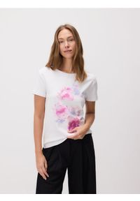 Reserved - T-shirt z nadrukiem - biały. Kolor: biały. Materiał: bawełna. Wzór: nadruk