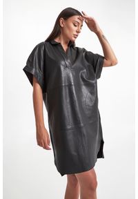 Notes du Nord - Sukienka Emma NOTES DU NORD. Materiał: skóra. Typ sukienki: oversize. Długość: mini #4