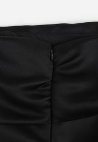 Born2be - Czarna Rozkloszowana Sukienka VICES z Hiszpańskim Dekoltem Dorienora. Okazja: na imprezę. Typ kołnierza: dekolt hiszpanka. Kolor: czarny. Materiał: poliester. Typ sukienki: rozkloszowane #8