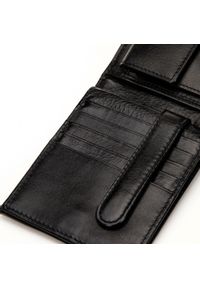 Wittchen - Męski portfel skórzany zapinany na napę czarny. Kolor: czarny. Materiał: skóra