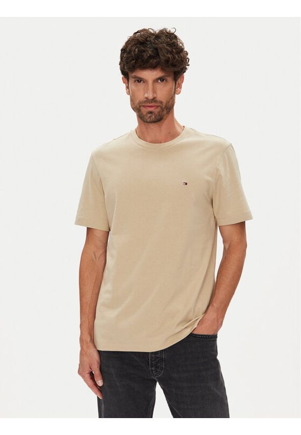 TOMMY HILFIGER - Tommy Hilfiger T-Shirt Ess Seasonal MW0MW39995 Beżowy Regular Fit. Kolor: beżowy. Materiał: bawełna