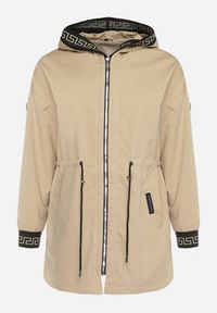 Born2be - Ciemnobeżowa Kurtka o Fasonie Parki z Metalicznym Wzorem na Kapturze i Rękawach Anelvi. Typ kołnierza: kaptur. Kolekcja: plus size. Kolor: beżowy. Styl: klasyczny #4