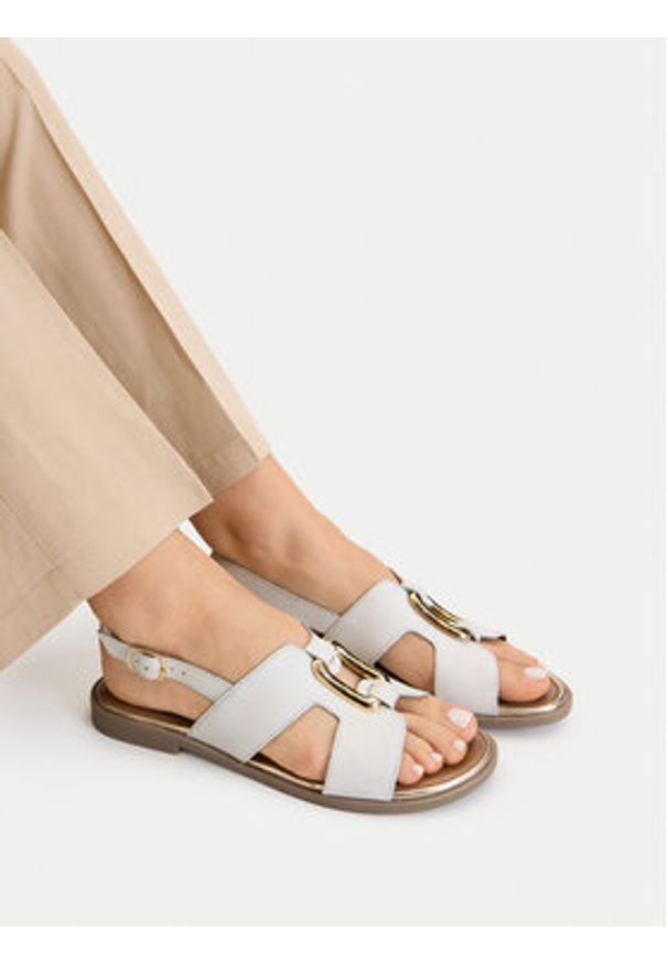Lasocki Sandały WI23-FOXI-96 Biały. Kolor: biały. Materiał: skóra
