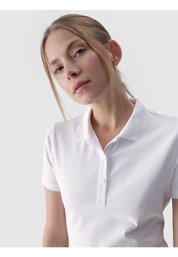 4f - 4F Koszulka polo slim damska - biała XXL. Okazja: na co dzień. Typ kołnierza: polo. Kolor: biały. Materiał: jersey, dzianina, materiał, bawełna, elastan. Długość rękawa: krótki rękaw. Długość: krótkie. Wzór: gładki, ze splotem, jednolity. Styl: klasyczny, sportowy, casual