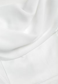 Renee - Biała Mini Sukienka Dopasowana z Rozcięciem na Nodze i Suwakiem Siendalice. Kolor: biały. Długość: mini #3