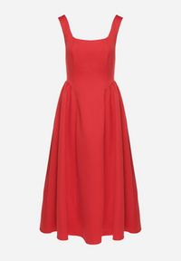 Born2be - Czerwona Rozkloszowana Sukienka na Szerokich Ramiączkach Reterna. Okazja: na imprezę. Typ kołnierza: dekolt kwadratowy. Kolor: czerwony. Długość rękawa: na ramiączkach. Styl: elegancki. Długość: mini #6