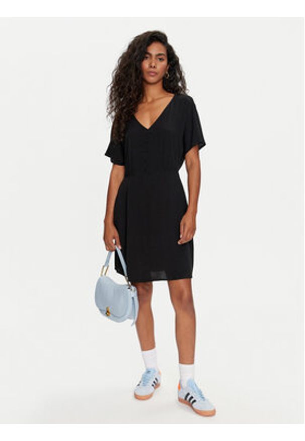 Vila Sukienka codzienna Moashly 14089472 Czarny Loose Fit. Okazja: na co dzień. Kolor: czarny. Materiał: wiskoza. Typ sukienki: proste. Styl: casual