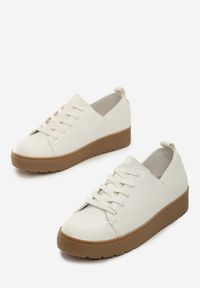 Born2be - Białe Sneakersy Gorsey. Nosek buta: okrągły. Kolor: biały. Materiał: materiał. Obcas: na platformie #2