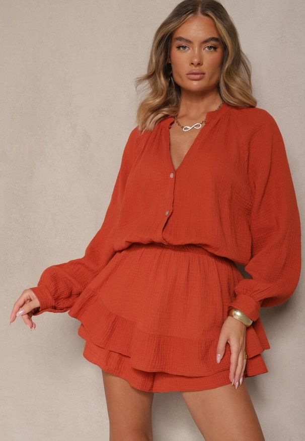 Renee - Pomarańczowy Kombinezon z Bawełny ze Spódnico-Spodenkami i Guzikami oraz Gumką w Talii Vimatthea. Okazja: na co dzień. Kolor: pomarańczowy. Materiał: bawełna. Styl: casual, elegancki