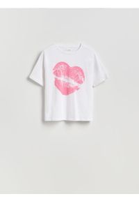 Reserved - T-shirt z nadrukiem - biały. Kolor: biały. Materiał: bawełna, dzianina. Wzór: nadruk