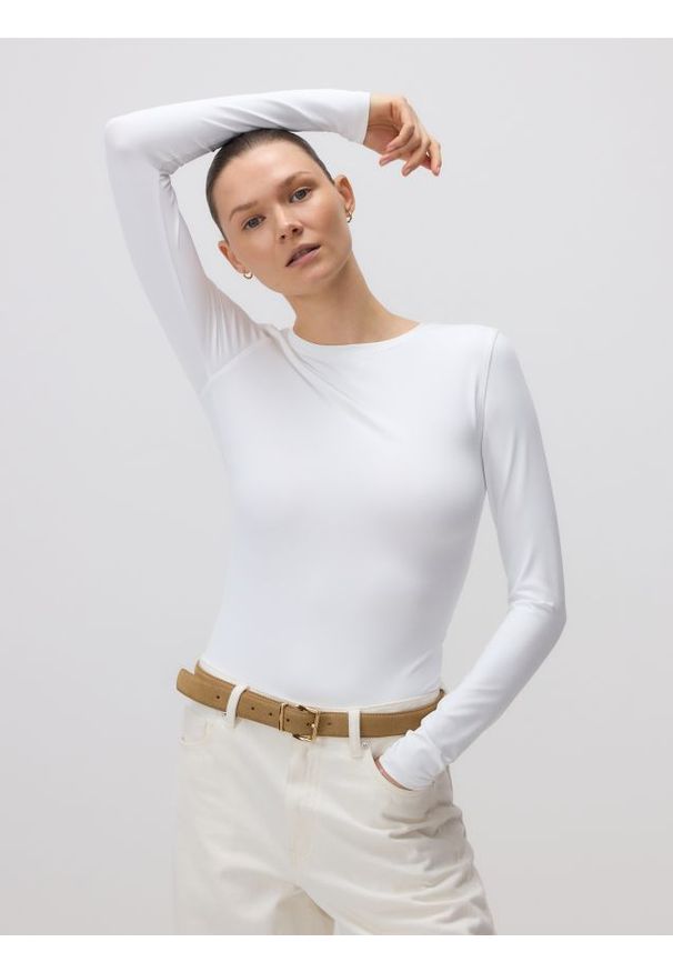 Reserved - Gładki longsleeve - biały. Kolor: biały. Materiał: dzianina. Długość rękawa: długi rękaw. Wzór: gładki