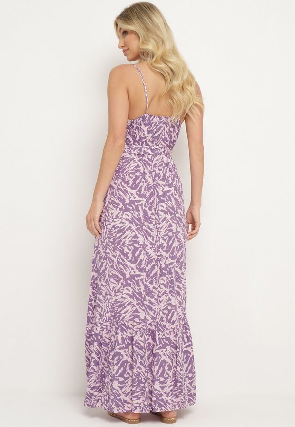 Born2be - Fioletowa Sukienka z Wiskozy na Ramiączkach z Gumką w Pasie i Materiałowym Paskiem Stralia. Okazja: na co dzień. Kolor: fioletowy. Materiał: wiskoza, materiał. Długość rękawa: na ramiączkach. Styl: casual, elegancki