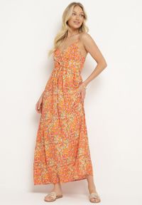 Born2be - Pomarańczowa Wiskozowa Sukienka na Regulowanych Ramiączkach z Gumkami na Plecach Zarlea. Okazja: na spacer. Typ kołnierza: dekolt w serek. Kolor: pomarańczowy. Materiał: wiskoza. Długość rękawa: na ramiączkach. Wzór: kwiaty #3