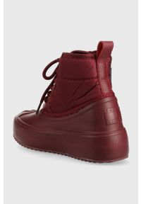 Tommy Jeans botki Tommy Jeans Fashion Boot damskie kolor bordowy na platformie lekko ocieplone. Nosek buta: okrągły. Zapięcie: sznurówki. Kolor: czerwony. Materiał: materiał, włókno, guma. Obcas: na platformie #5