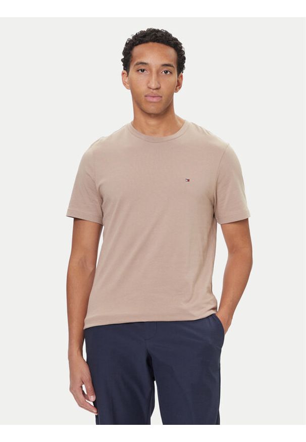 TOMMY HILFIGER - Tommy Hilfiger T-Shirt Ess Seasonal MW0MW39995 Beżowy Regular Fit. Kolor: beżowy. Materiał: bawełna