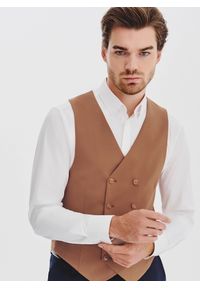 Pako Lorente - PAKO LORENTE - Ruda dwurzędowa kamizelka męska. Okazja: na co dzień. Kolor: brązowy. Materiał: poliester, wiskoza, elastan. Wzór: gładki. Styl: casual #9