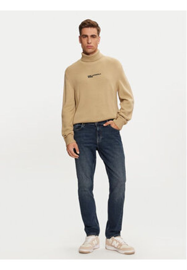 Karl Lagerfeld Jeans Golf 246D2000 Beżowy Regular Fit. Typ kołnierza: golf. Kolor: beżowy. Materiał: syntetyk