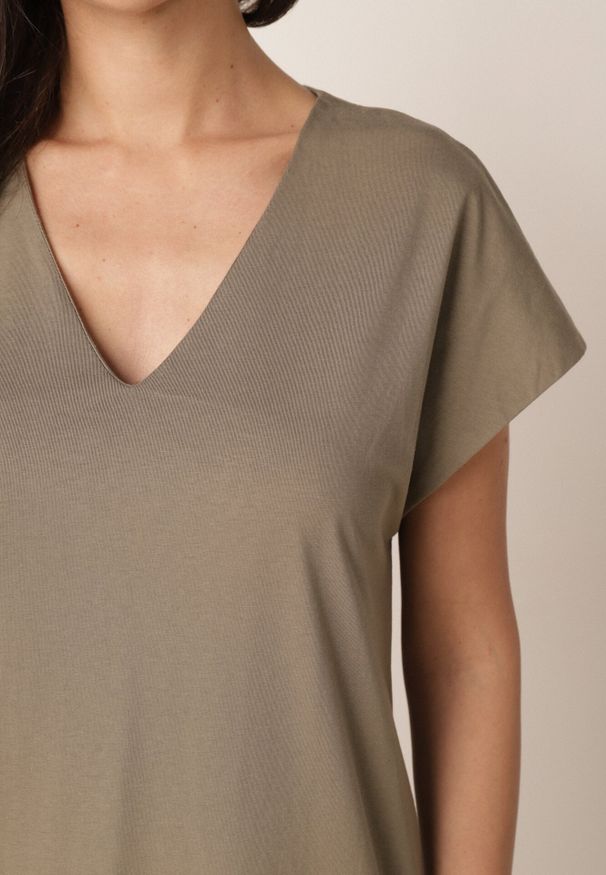 Born2be - Zielona Bawełniana Sukienka Pudełkowa o Fasonie Oversize z Kieszeniami Thaelusa. Okazja: na co dzień. Kolor: zielony. Materiał: bawełna. Typ sukienki: oversize. Styl: casual