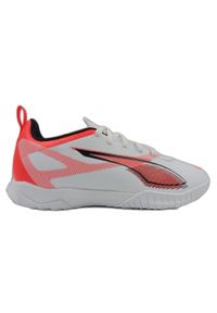 Dziecięce buty piłkarskie Puma Ultra 5 Play TT. Kolor: biały. Sport: piłka nożna