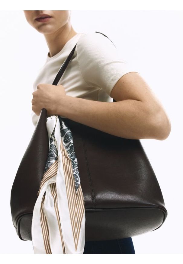 Reserved - Torebka shopper - ciemnobrązowy. Kolor: brązowy. Materiał: skórzane