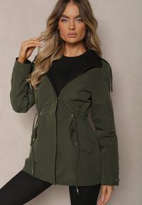 Renee - Ciemnozielona Dwustronna Kurtka w Stylu Parki Wykończona przy Rękawach Guzikami Mivatra. Okazja: na co dzień. Kolor: zielony. Materiał: jeans, wełna. Styl: casual, elegancki #4