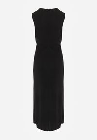 Born2be - Czarna Elegancka Sukienka z Marszczeniami i Drapowaniem o Taliowanym Kroju z Metalowym Akcentem Azaervienne. Okazja: do pracy, na co dzień. Kolor: czarny. Typ sukienki: proste. Styl: elegancki. Długość: maxi #6