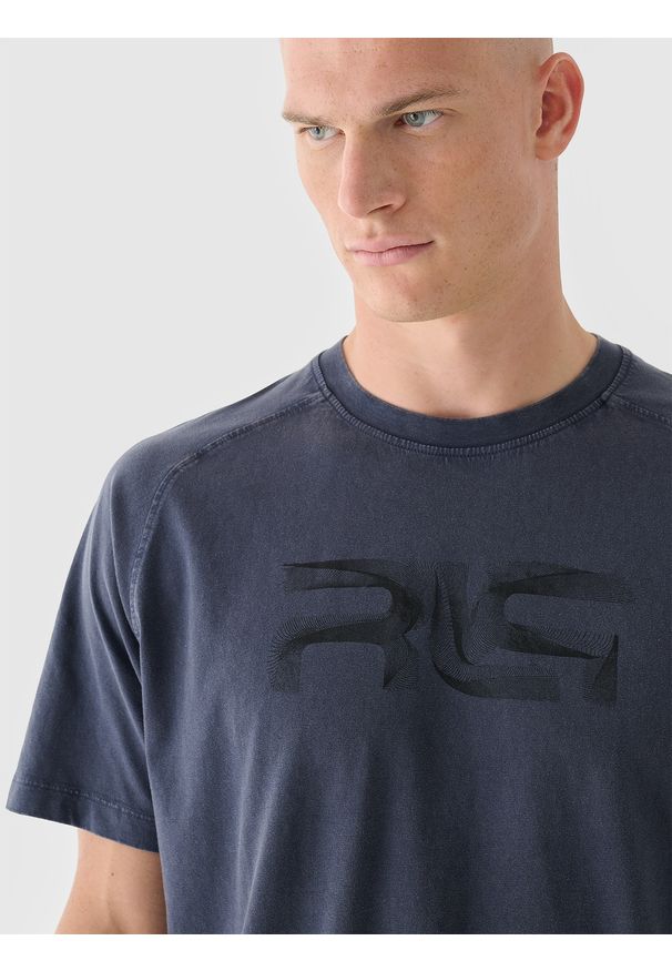 4f - 4F T-shirt oversize męski 4F x Robert Lewandowski - szary XL. Kolor: szary. Materiał: dzianina, bawełna, jersey. Długość rękawa: krótki rękaw. Długość: krótkie. Wzór: gładki, nadruk, ze splotem. Styl: klasyczny